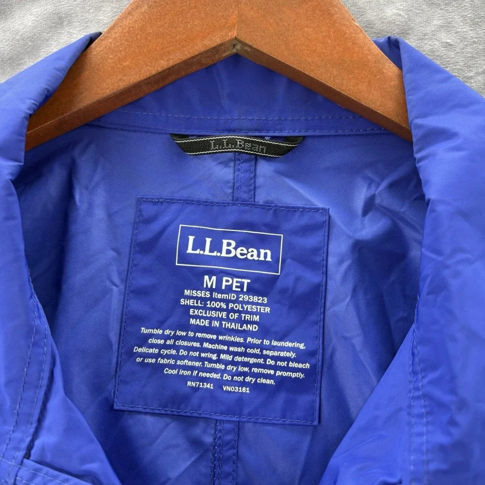 LL Bean Jacket Womens Medium Petite Blue Raincoat Lightweight Outdoors‎ - Picture 3 of 4
